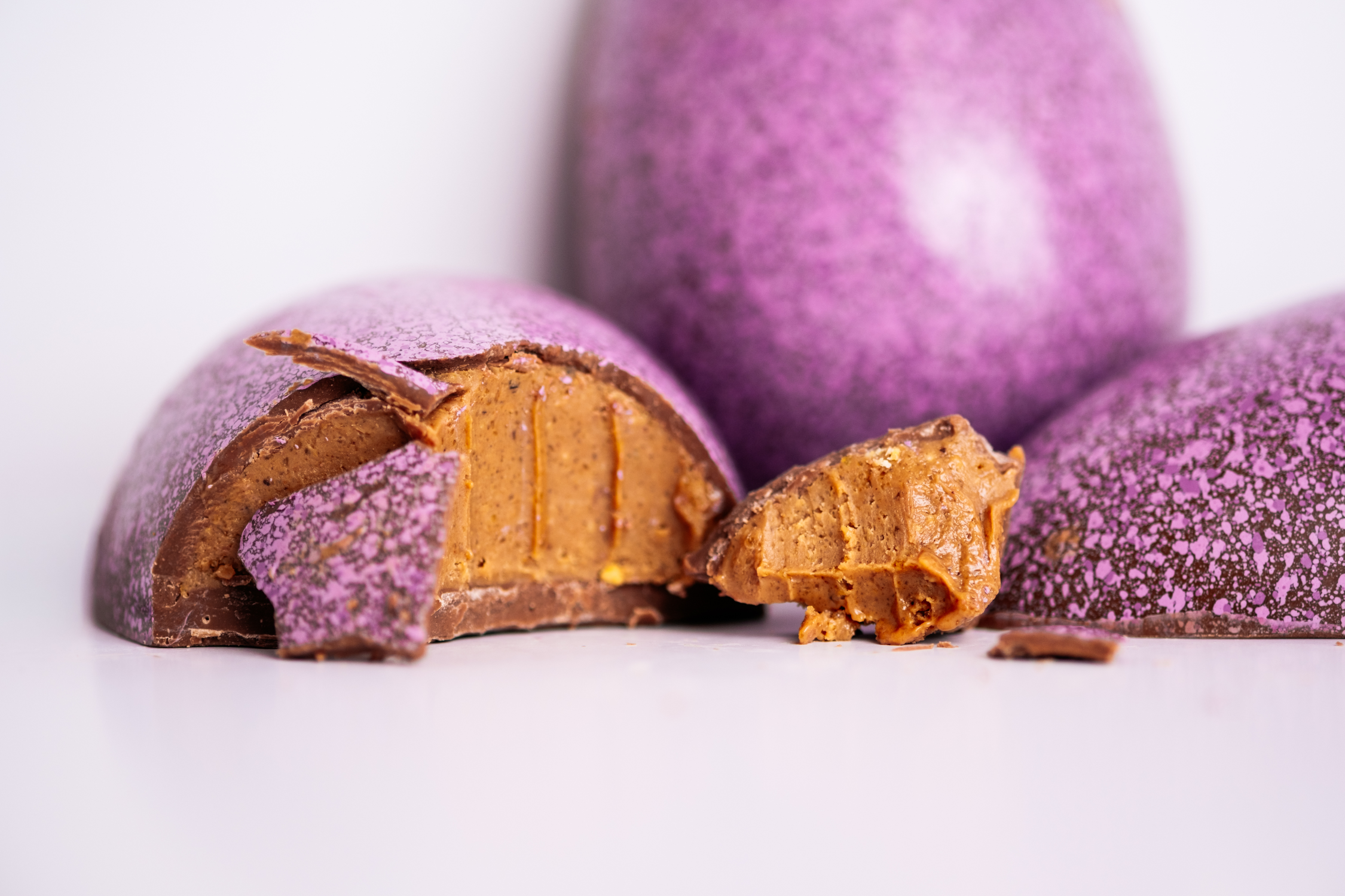 Peanut Butter Praline Easter Egg